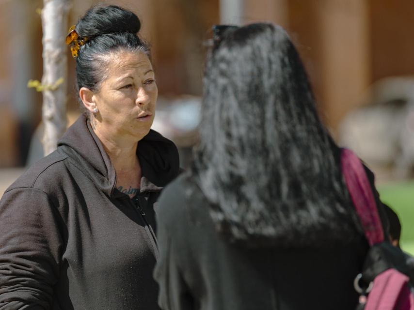Chari, una vecina de Las Palmeras (Córdoba) cuenta a EL ESPAÑOL la situación educativa en el barrio.