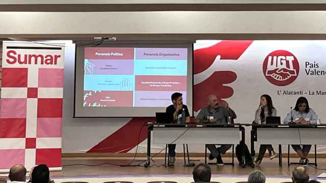 Presentación de Sumar en Alicante con Chema Guijarro en el auditorio de UGT.