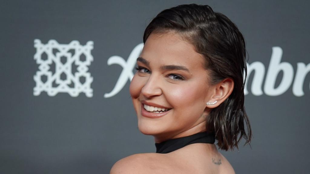 Laura Escanes en la alfombra roja de los Premios Ídolo.