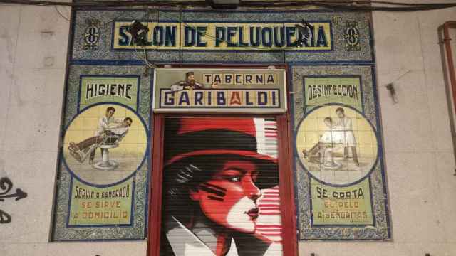 Así es el bar solo para rojos que Pablo Iglesias abre en Lavapiés: el significado de su nombre