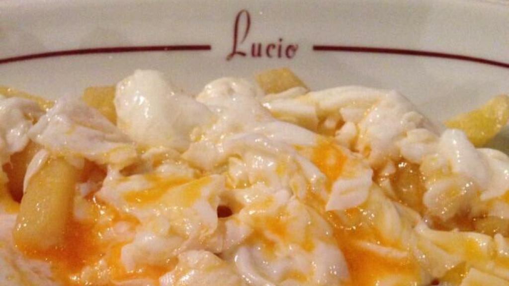 Imagen de unos huevos rotos de Casa Lucio