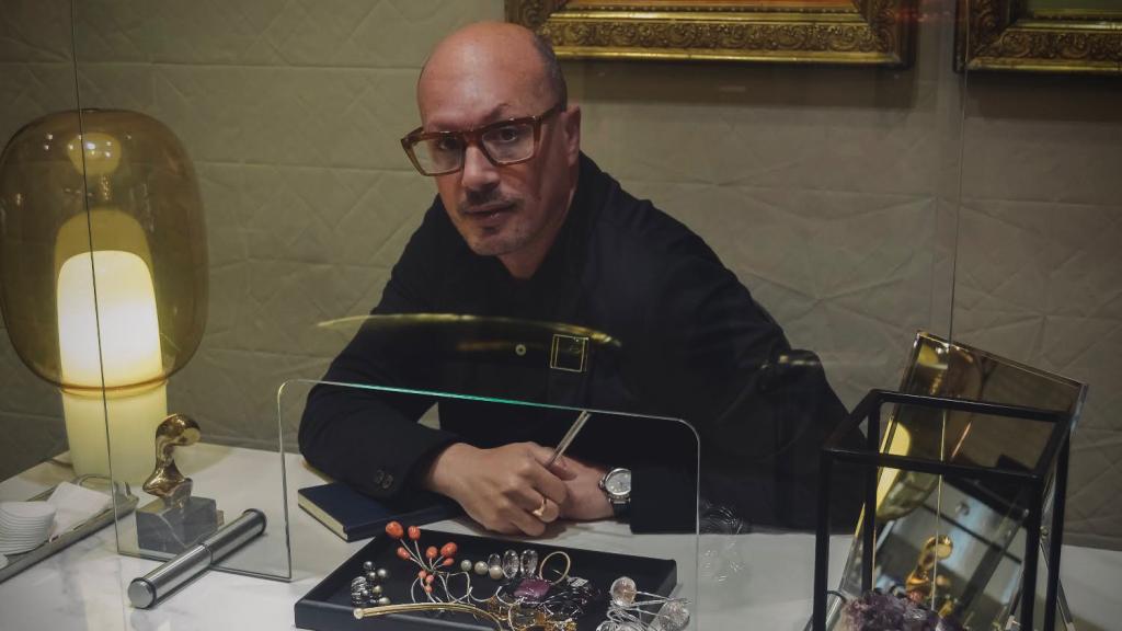 Isidoro Hernández, diseñador de joyas de Madrid.