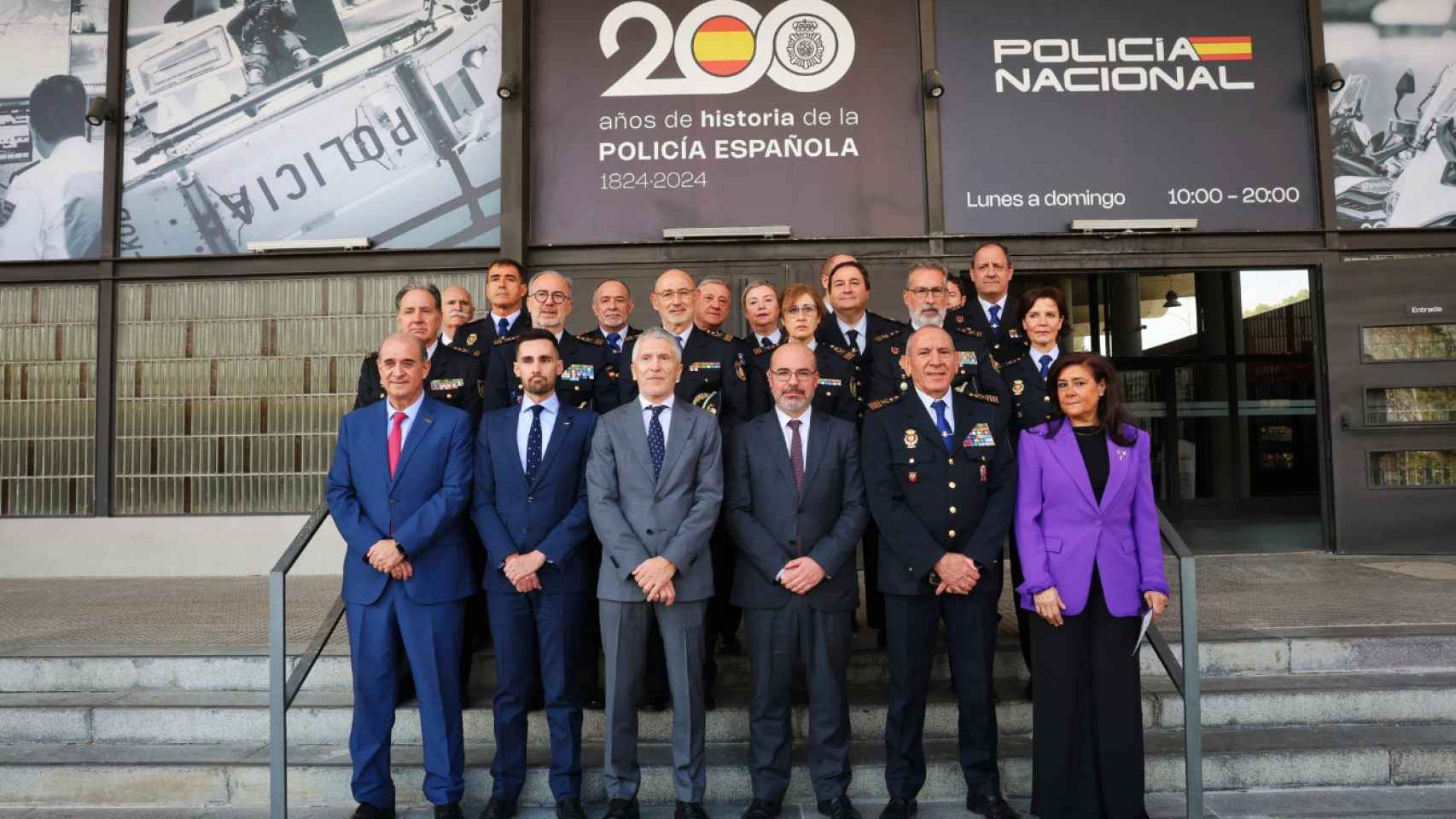 El ministro del Interior, Fernando Grande-Marlaska, junto al Secretario de Estado de Seguridad, el Director General de la Policía y el director adjunto operativo de la Policía Nacional, entre otras autoridades.