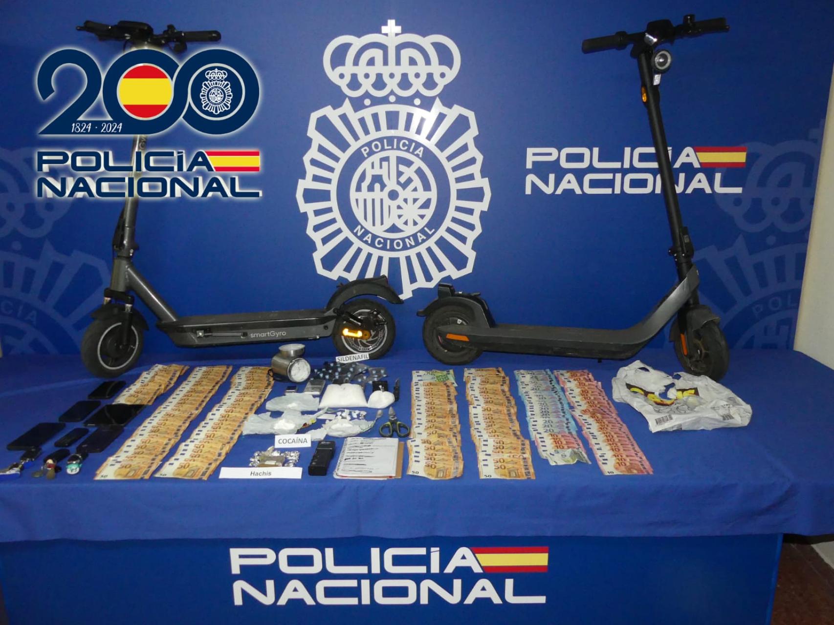 Imagen del material requisado por la Policía Nacional