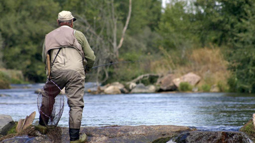 Un pescador en Castilla y León