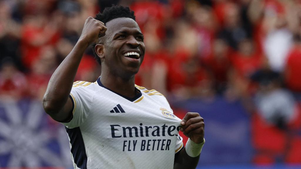 Vinicius celebra su segundo gol frente a Osasuna.