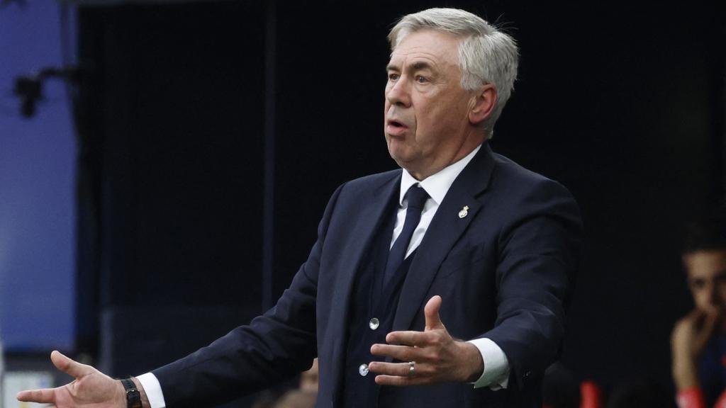 Ancelotti, durante el partido frente a Osasuna.