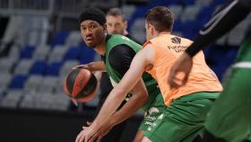 Kameron Taylor durante un entrenamiento con el Unicaja de Málaga