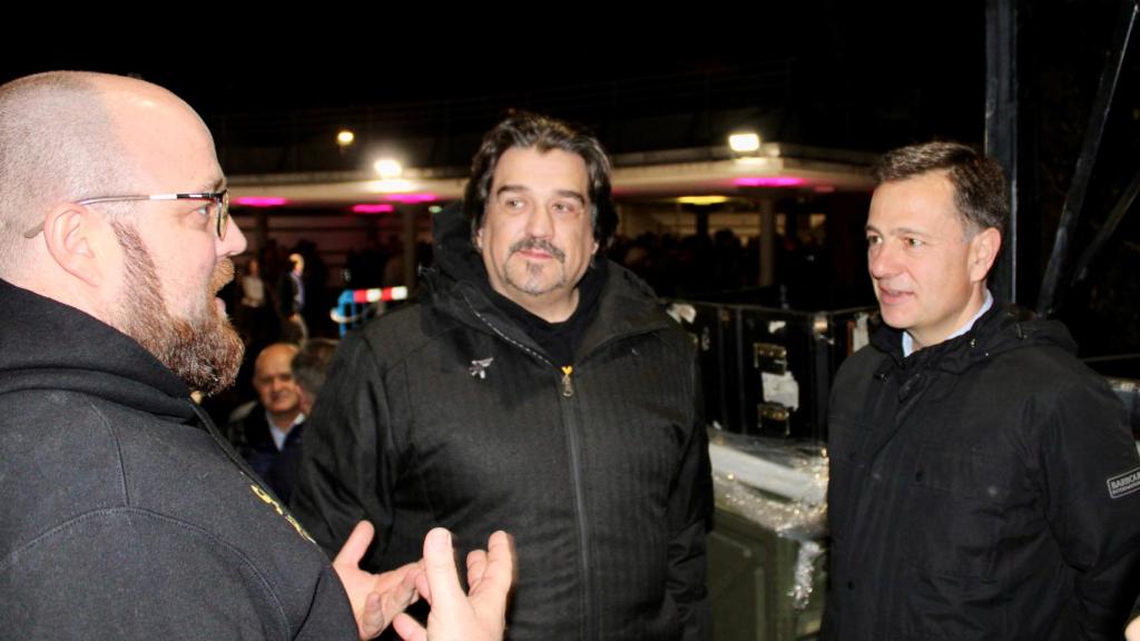 Manuel Serrano visitando la Survival Zombie.