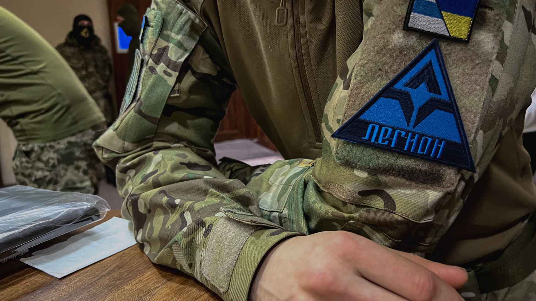 Detalle de la insignia de la Legión Libertad para Rusia que sus combatientes portan en el brazo.