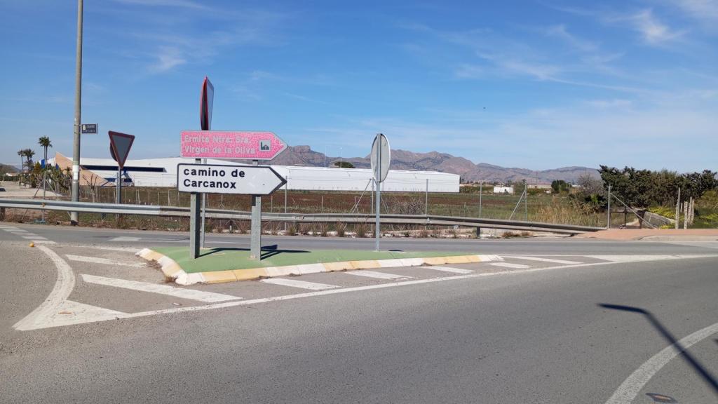 El Camino de Carcanox en Alquerías por el que se adentraron los tres menores a bordo de un Mercedes C-250 automático.