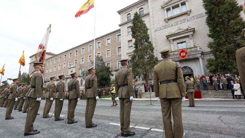 Acto castrense en la Academia de Infantería de Toledo.