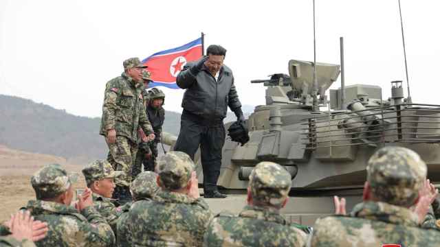 El dictador norcoreano Kim Jong-un, durante unos ejercicios militares.