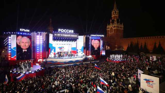 Vladímir Putin celebra el décimo aniversario de la anexión de Crimea, este lunes en la Plaza Roja de Moscú.