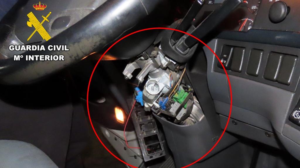 Detalle del camión recuperado por la Guardia Civil.