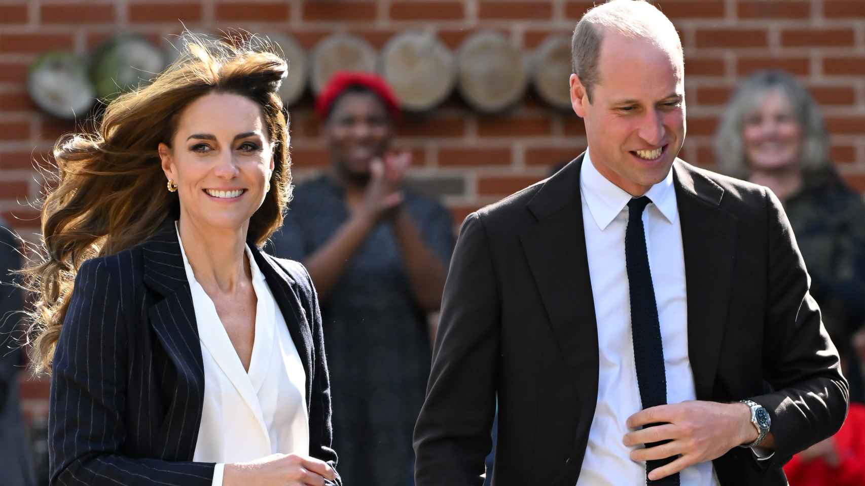 Primeras imgenes de Kate Middleton en vdeo, "feliz y saludable", de  compras por Windsor junto a Guillermo