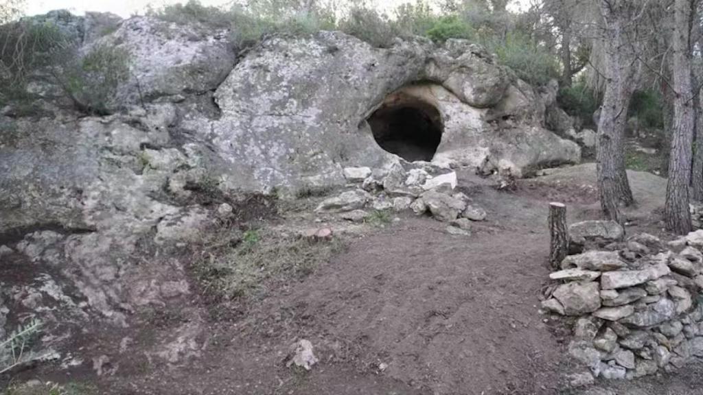 Entrada a la Cova Foradada, uno de los yacimientos analizados en el estudio.