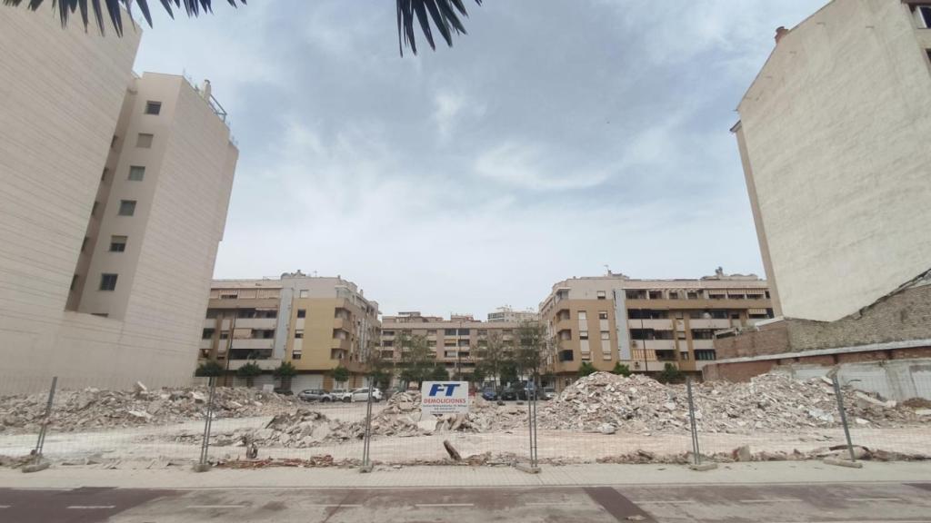 Así está el solar sobre el que se va a levantar el gran edificio de oficinas de Merlín Properties. en Málaga