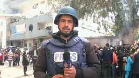 Ismail al-Ghoul, durante una retransmisión en directo con Al Jazeera desde la Franja de Gaza.