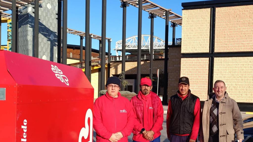 Contenedor de Cáritas.