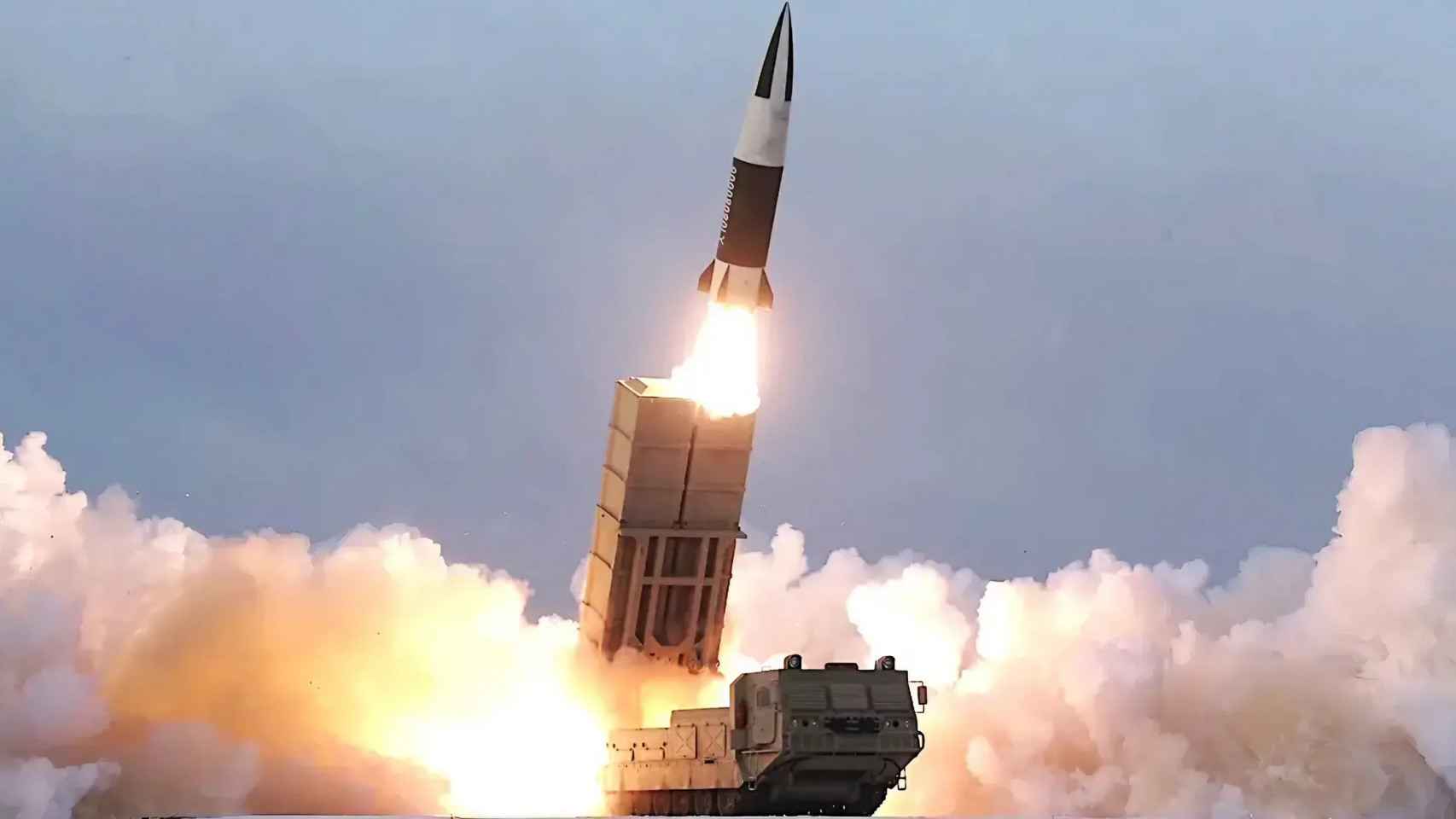 Lanzamiento misil KN-24 en unas maniobras norcoreanas