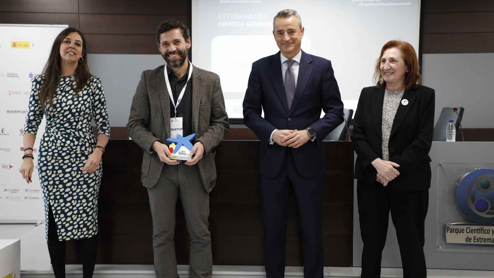 Rubén Cabecera recoge el Premio Emprendedores XXI Extremadura otorgado a 2Freedom.