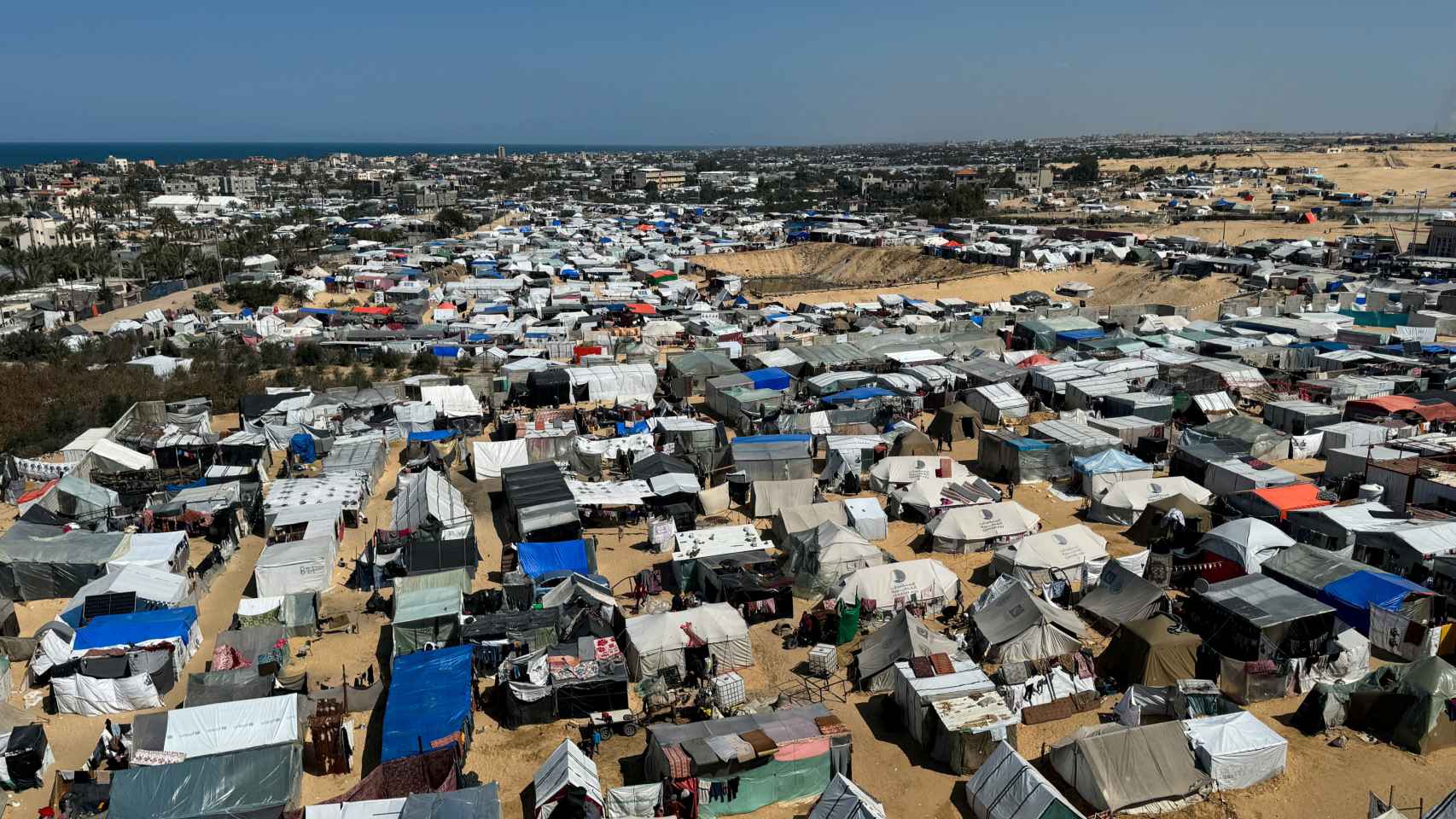 El campo de refugiados improvisado en Rafah.