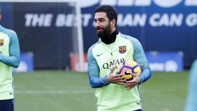 Arda Turan, durante un entrenamiento del FC Barcelona.