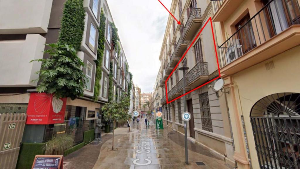 Fachada de uno de los locales comerciales que subasta el Ministerio de Defensa en el barrio del Soho de Málaga.