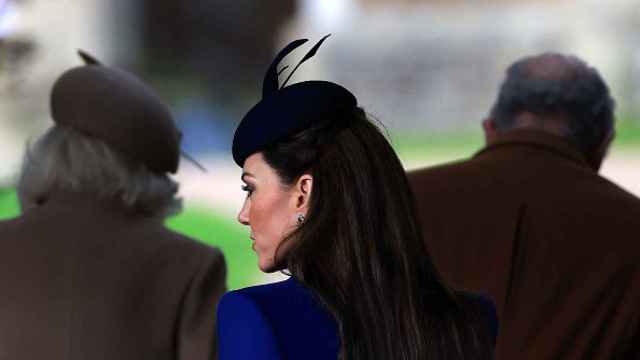Kate Middleton de espaldas.