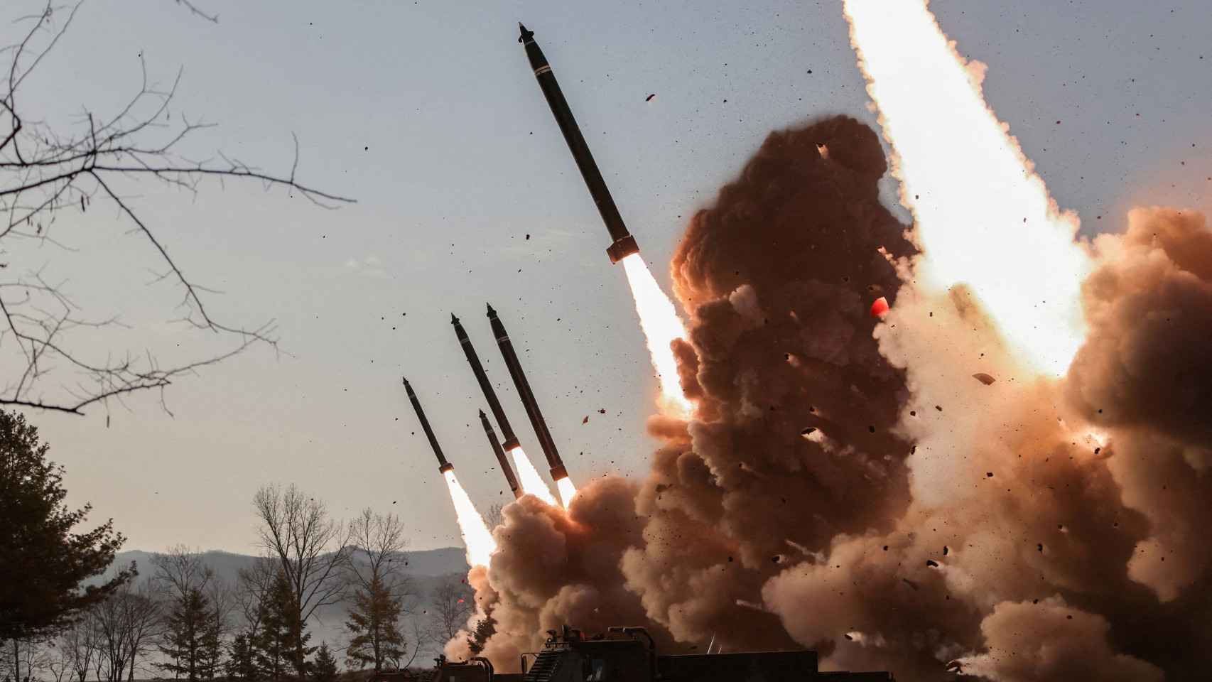 Lanzamiento de misiles norcoreanos KN-25