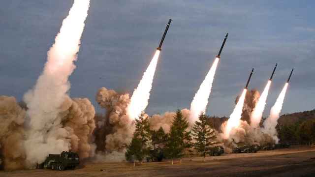 Los nuevos misiles KN-25 de Corea del Norte.