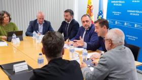 El conselleiro de Sanidade en funciones, Julio García Comesaña, interviene en la reunión del Consello Asesor de Intelixencia Artificial del Sergas.