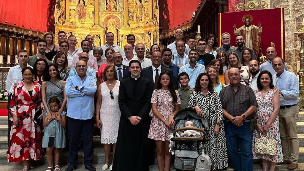 Mario con la Cofradía de la Cruz Desnuda