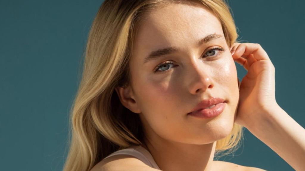 Una modelo, posando.