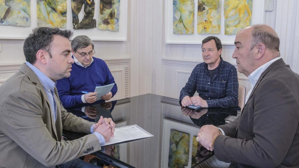 Visita institucional del alcalde de Cuéllar, Carlos Fraile al presidente de la Diputación de Segovia, Miguel Ángel de Vicente