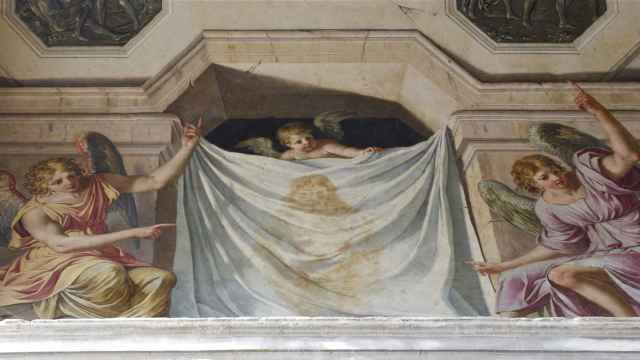 Fresco de 'La Resurrección' representando la Sábana Santa en la iglesia de Saint-Nicolas-des-Champs en Paris.