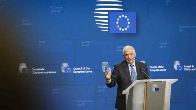 Borrell pide destinar los beneficios de los activos rusos congelados a armamento para Ucrania