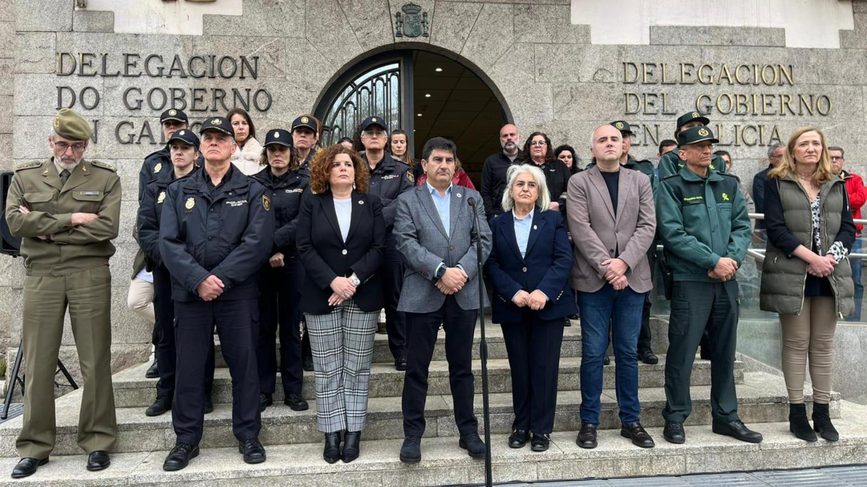 Minuto de silencio ante la Delegación del Gobierno en A Coruña
