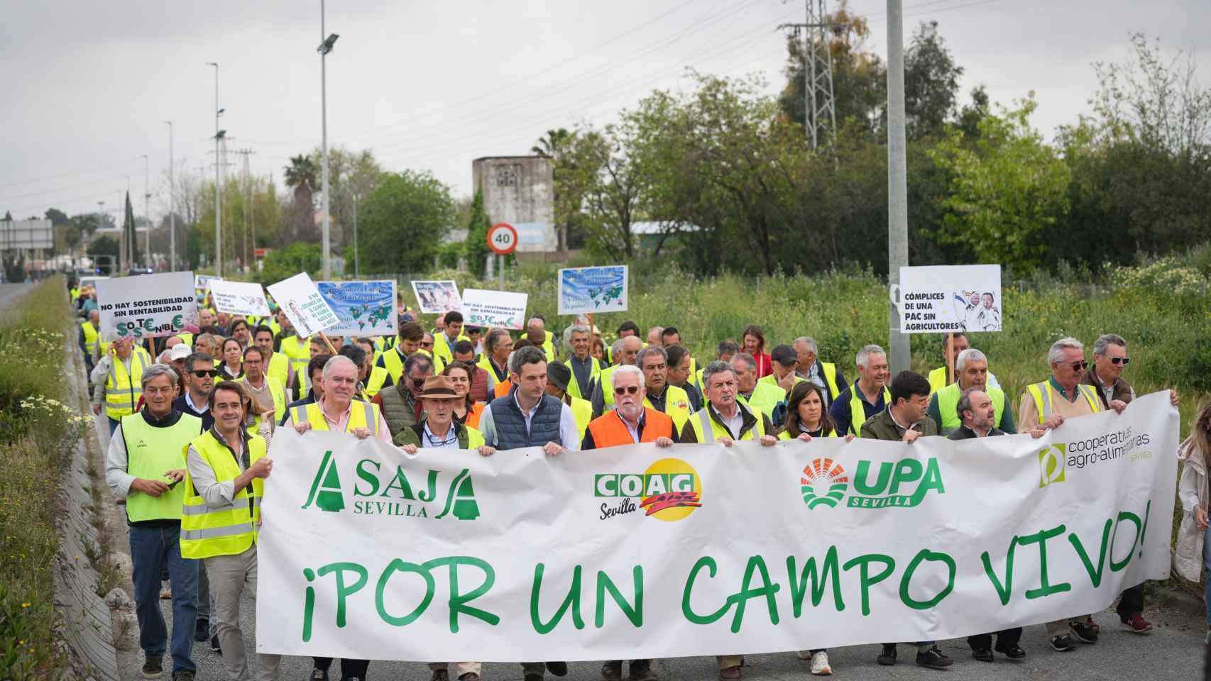 Imagen de la concentración de agricultores liderada por las organizaciones agrarias.