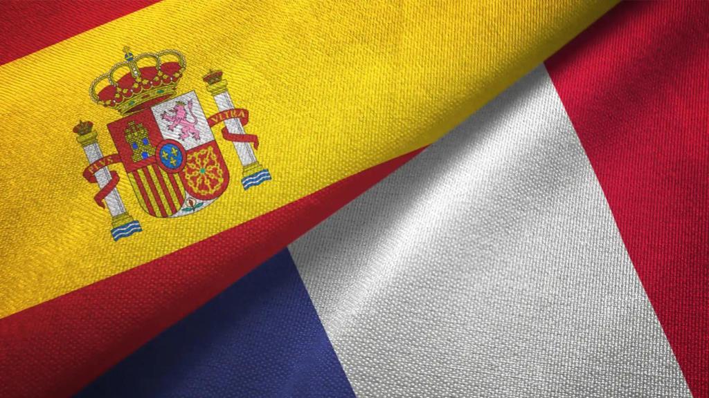 Imagen de archivo de la bandera de España y la de Francia.
