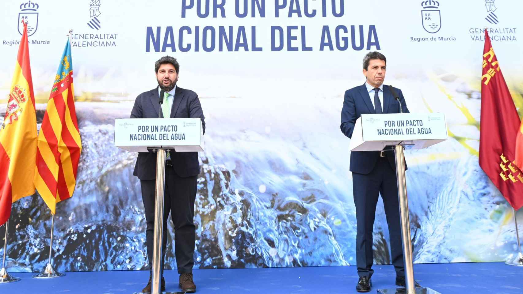 Los dos presidentes autonómicos durante el acto institucional para firmar el manifiesto por el agua.