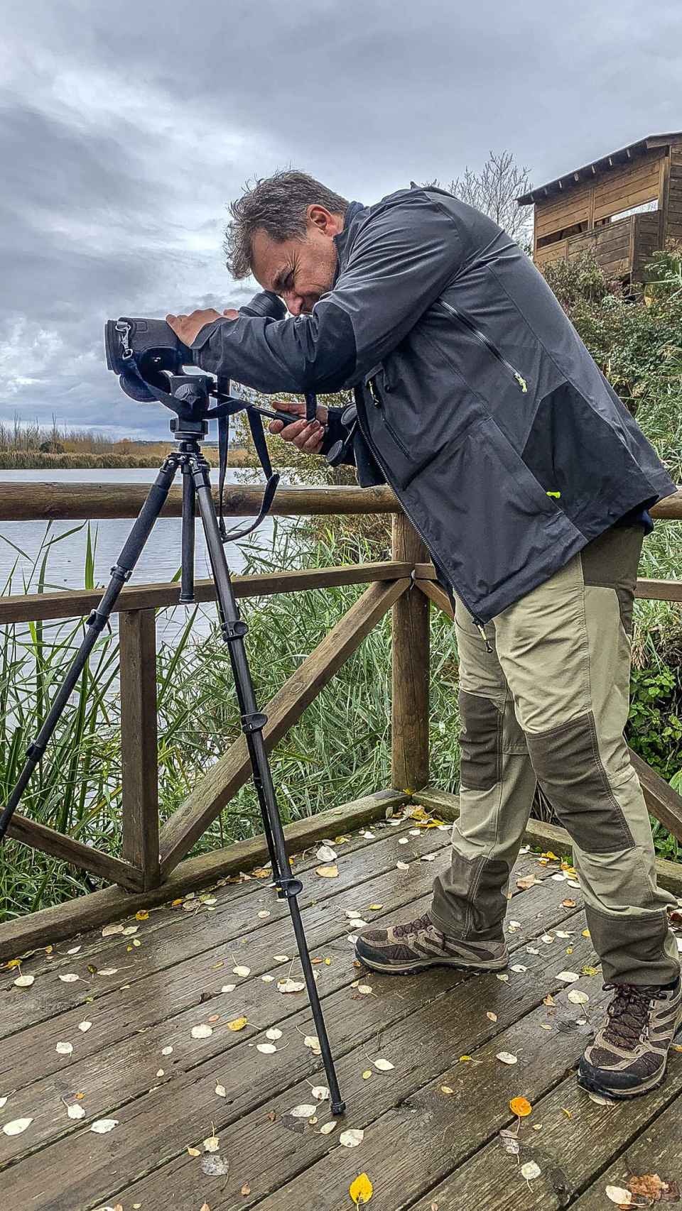 Juan Antonio observando aves en Castronuño