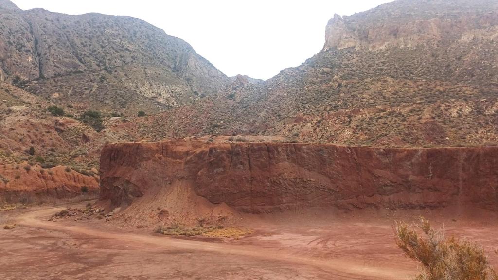 Las calcarenitas de arcilla roja desde arriba.