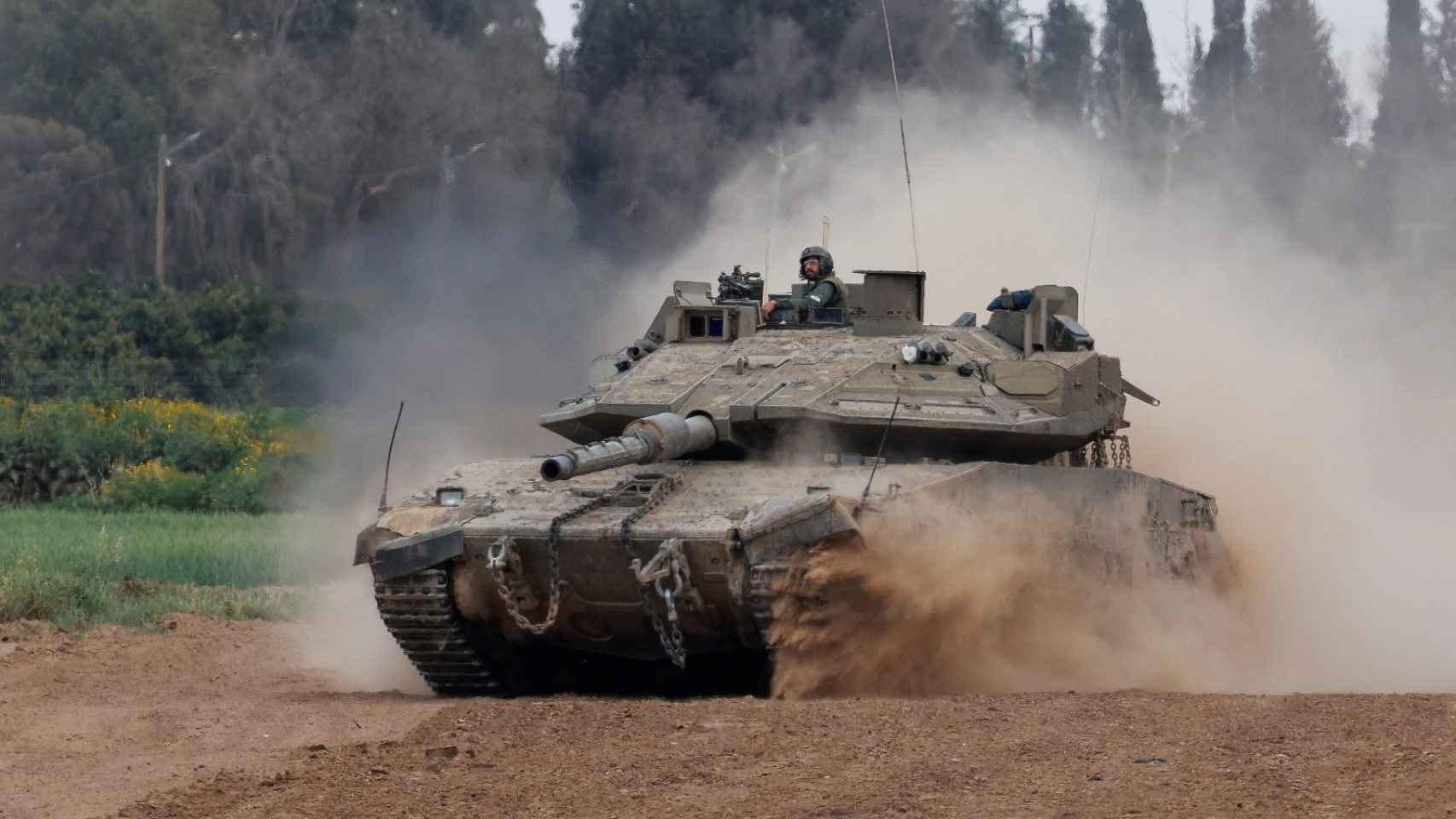 Un tanque israelí cerca de la Franja.