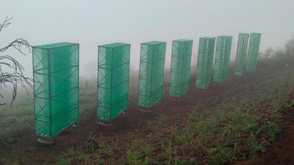 Captador de agua de niebla en Canarias.