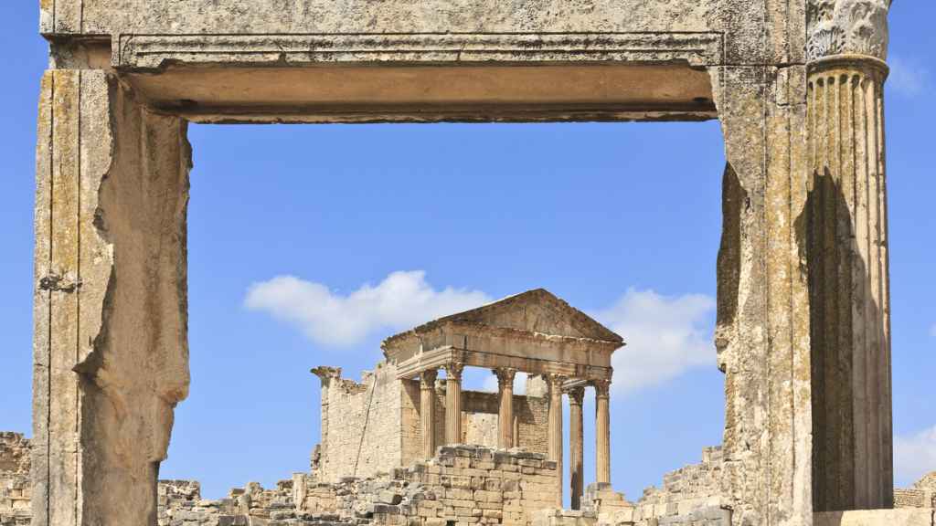 La ciudad romana mejor conservada de África: se conserva un teatro y varios templos