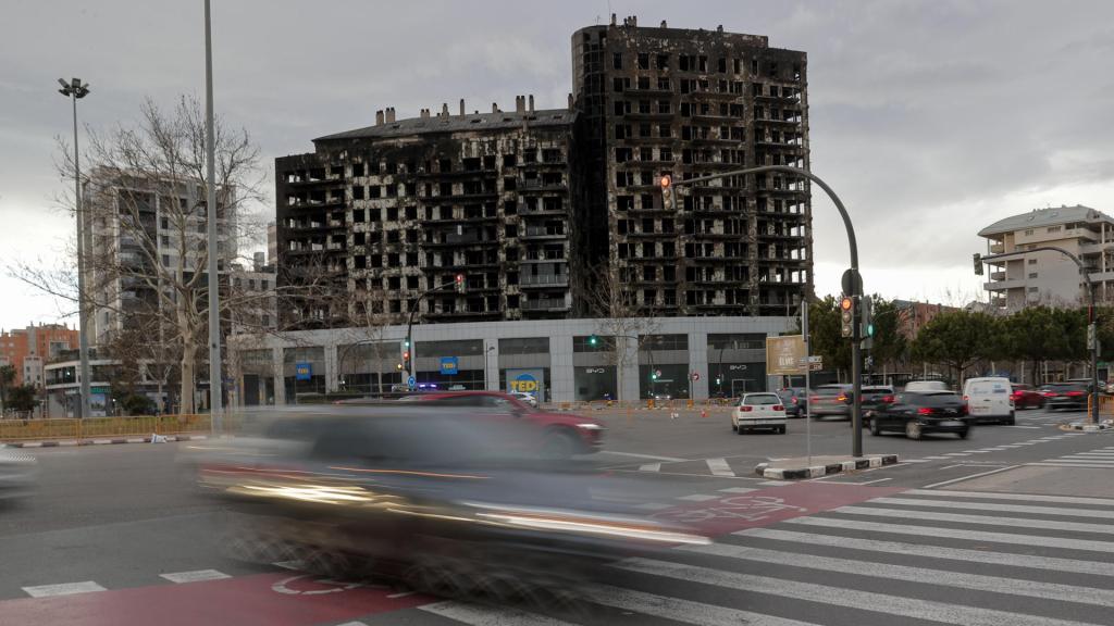 Vista del edificio incendiado.