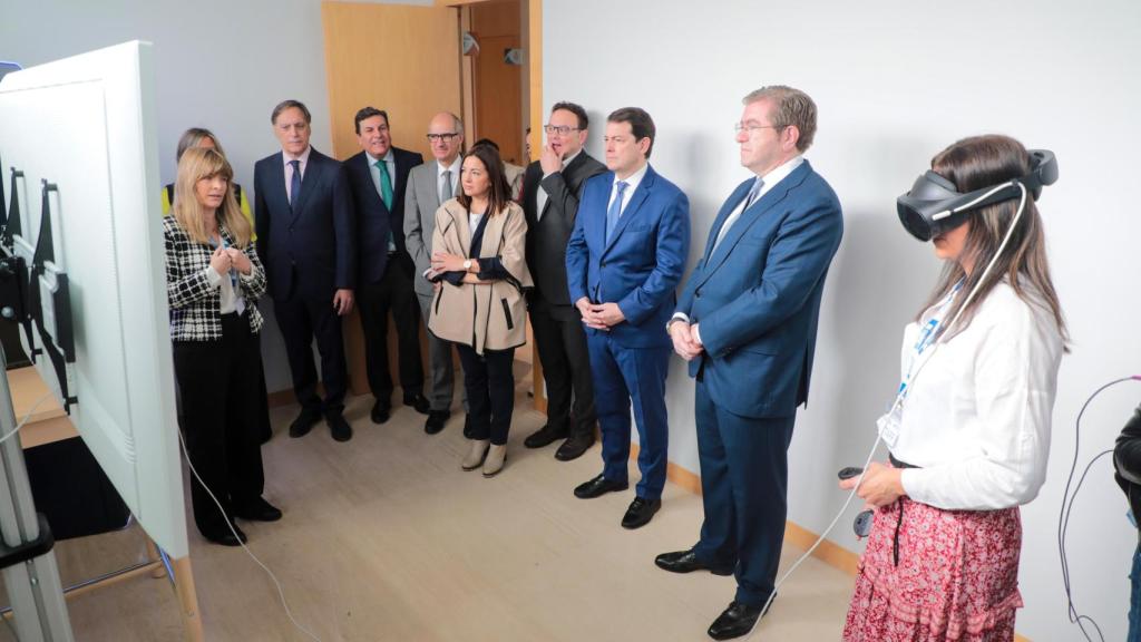 El presidente de la Junta, Alfonso Fernández Mañueco, acompañado por Carriedo, Carbayo, Iglesias y otras autoridades, acude a la inauguración del centro de Global Exchange