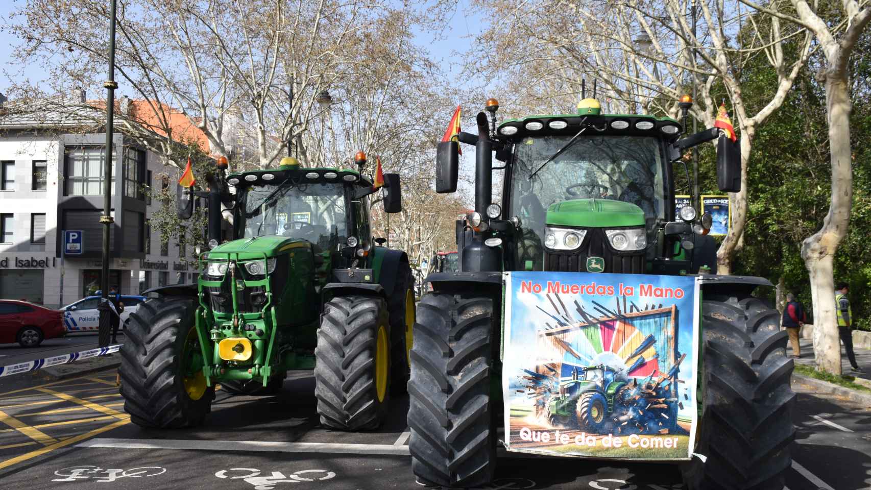 Los tractores al inicio de la manifestación